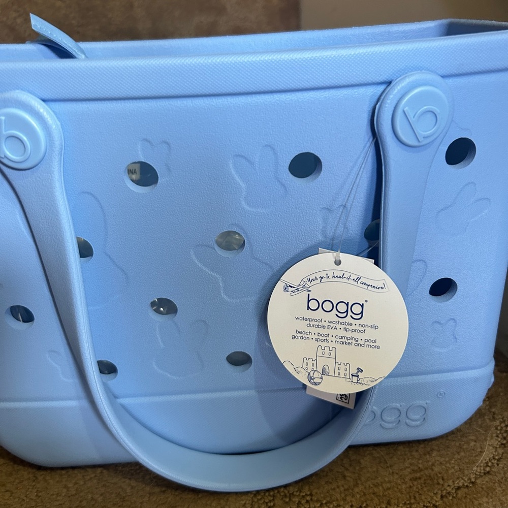 - NWT CAROLINA BLUE PEEP BITTY BOGG BAG